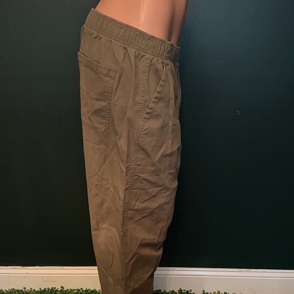 Old Navy Pants - Picture 3 of 4